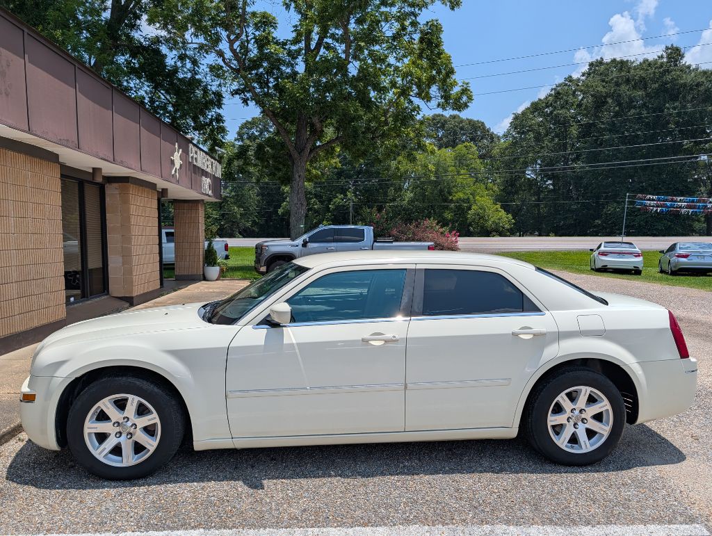 2006 Chrysler 300 Image 17