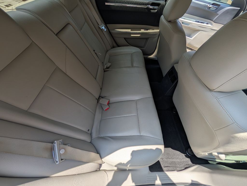2006 Chrysler 300 Image 22