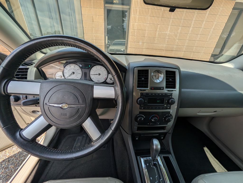 2006 Chrysler 300 Image 24