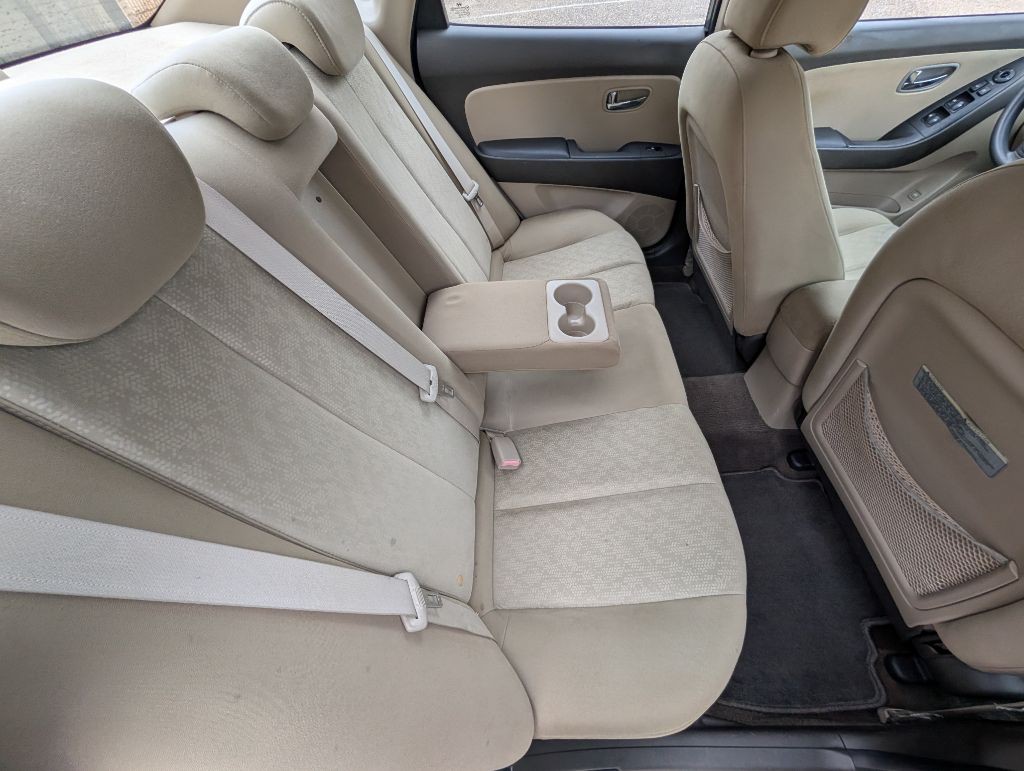 2010 Hyundai Elantra Image 8