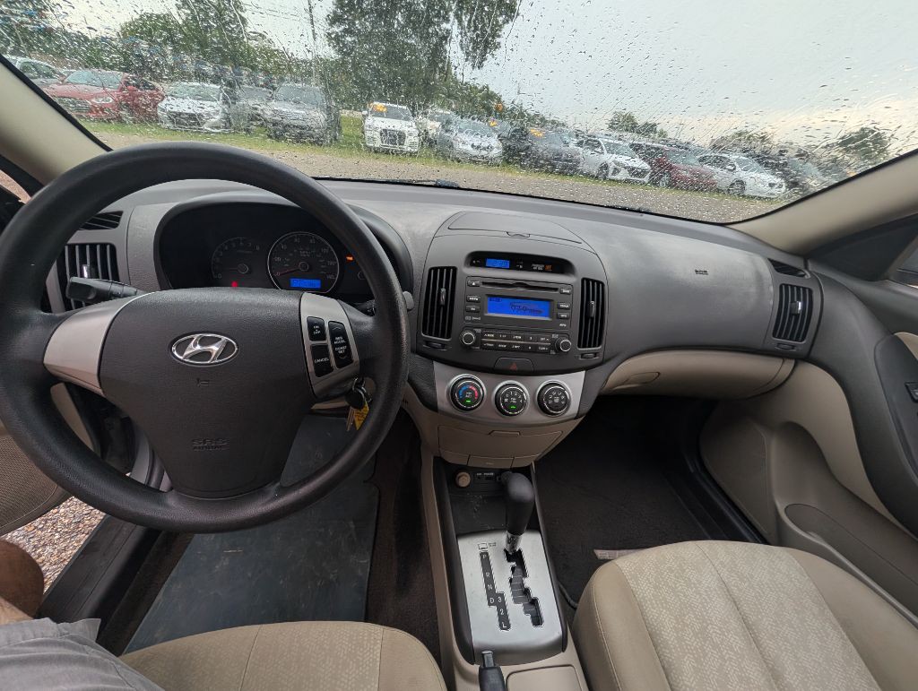 2010 Hyundai Elantra Image 12