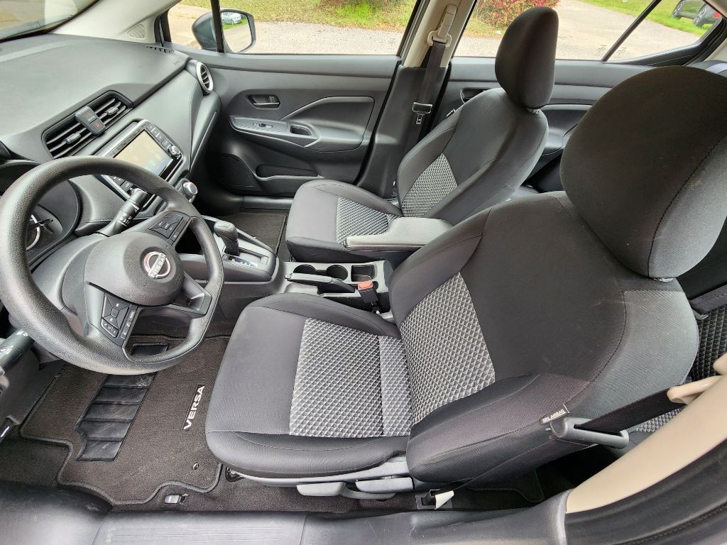 2023 Nissan Versa Image 7