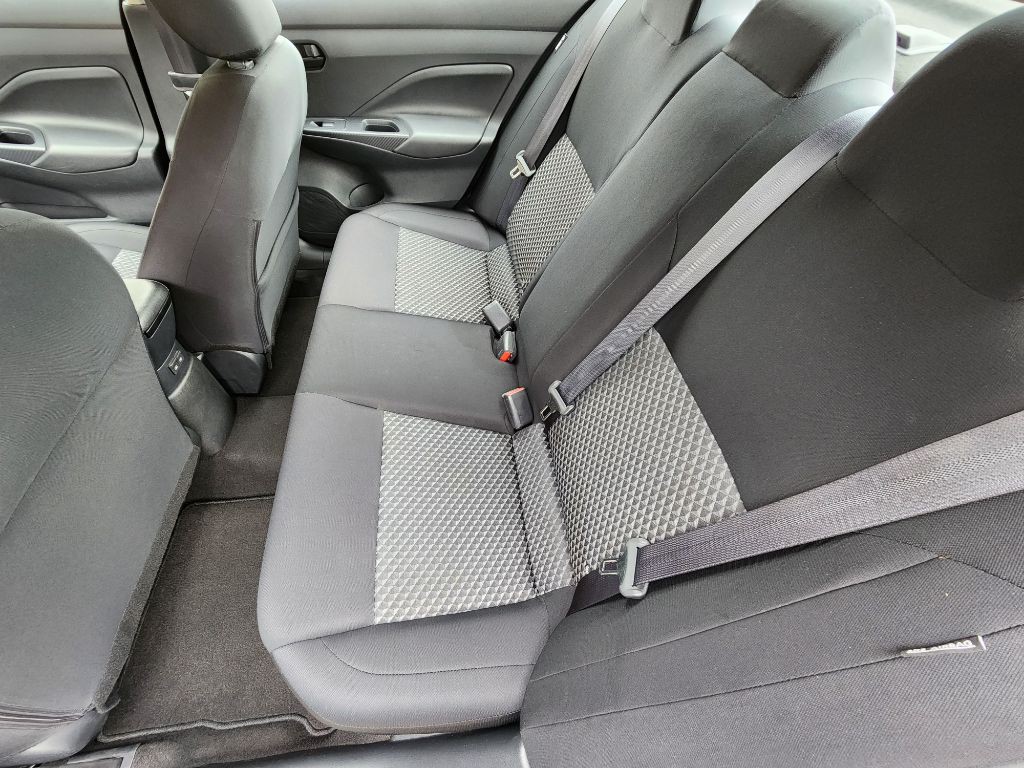 2023 Nissan Versa Image 9