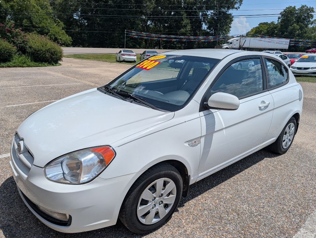 2011 Hyundai Accent Image 6