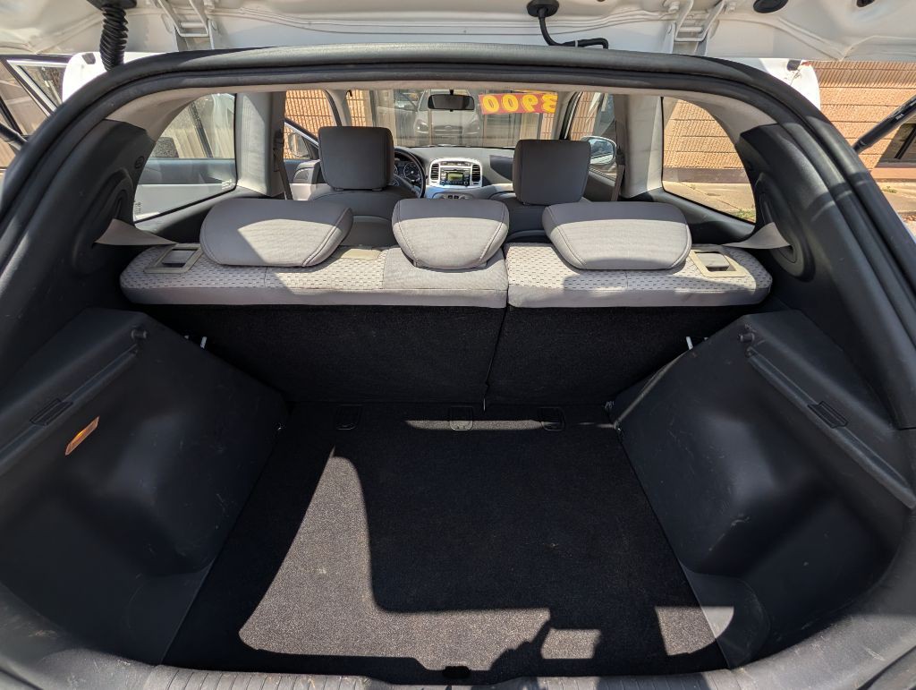 2011 Hyundai Accent Image 11