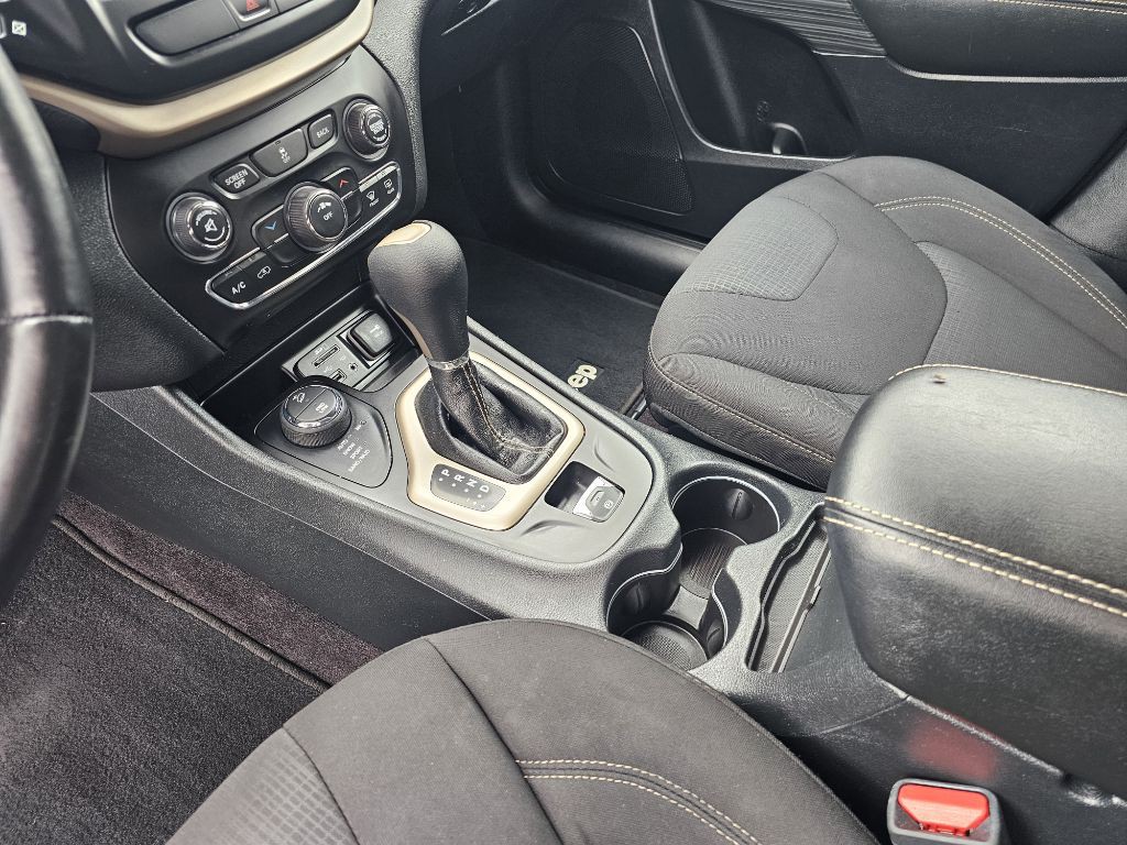 2016 Jeep Cherokee Image 8
