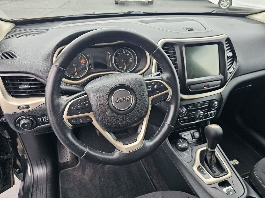 2016 Jeep Cherokee Image 11