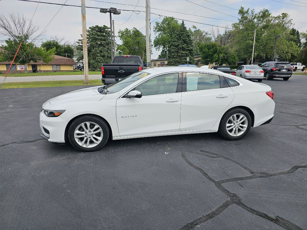 2017 Chevrolet Malibu Image 1