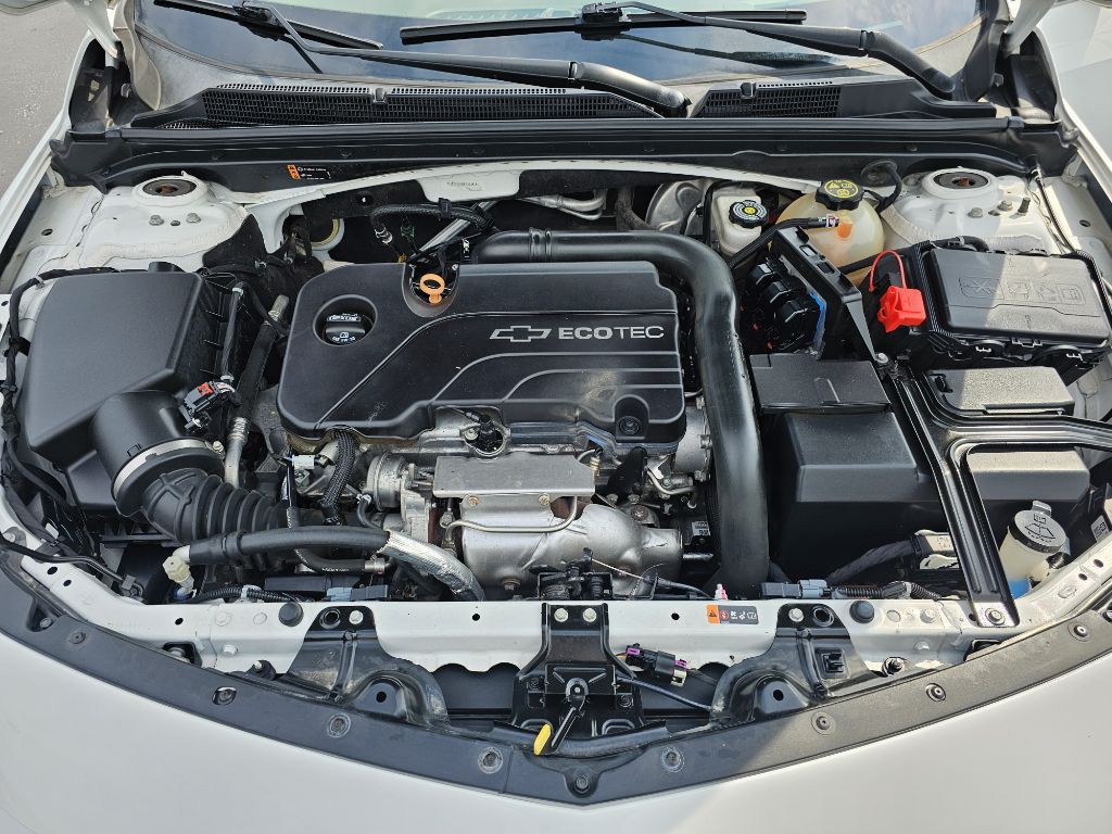 2017 Chevrolet Malibu Image 8