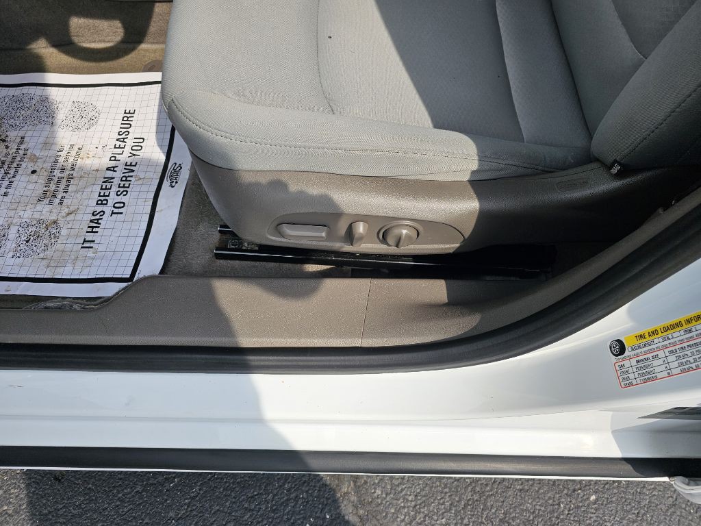 2017 Chevrolet Malibu Image 11