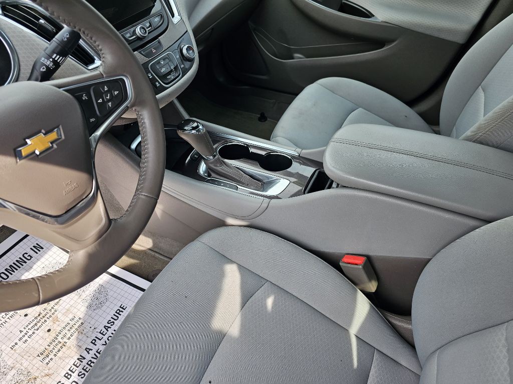 2017 Chevrolet Malibu Image 12