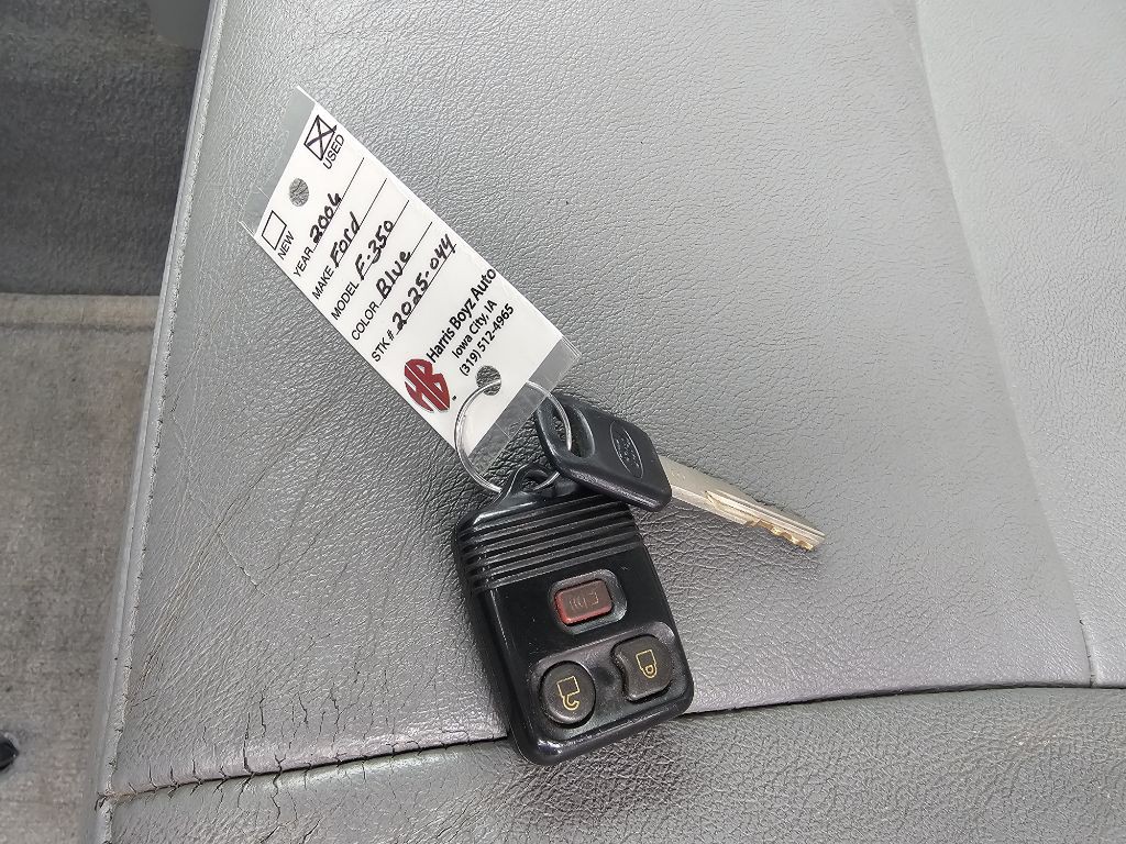 2006 Ford F-350 Image 15