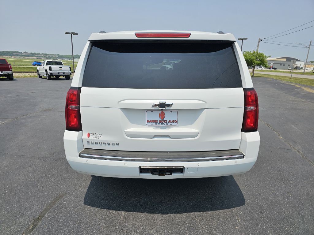 2015 Chevrolet Suburban Image 2