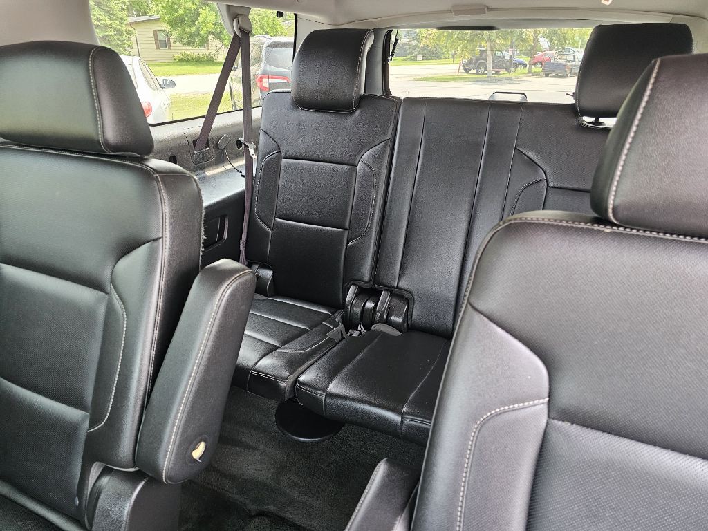 2015 Chevrolet Suburban Image 7