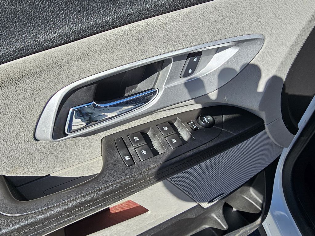 2017 Chevrolet Equinox Image 7