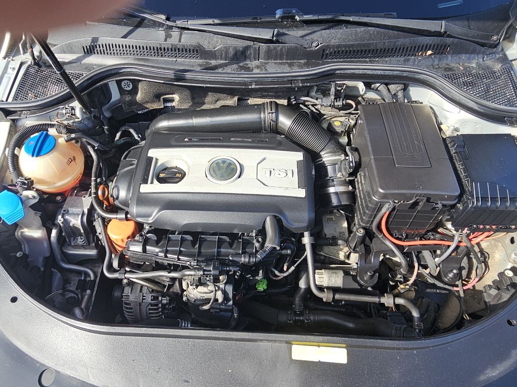 2010 Volkswagen CC Image 12