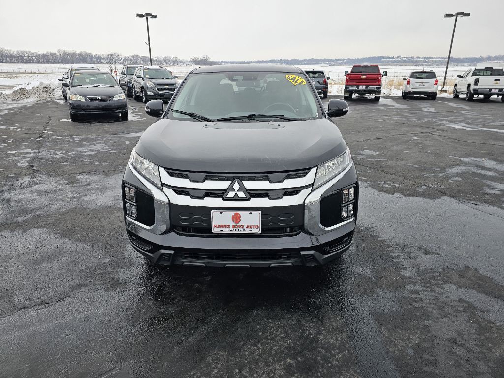 2021 Mitsubishi Outlander Image 3