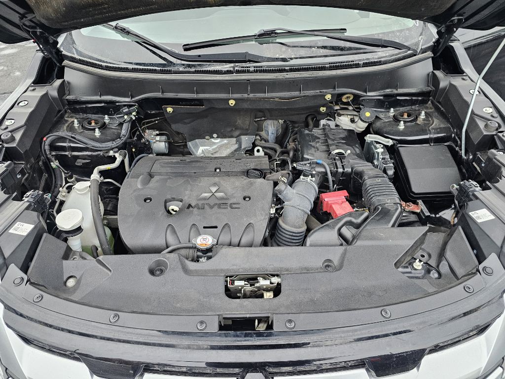 2021 Mitsubishi Outlander Image 11