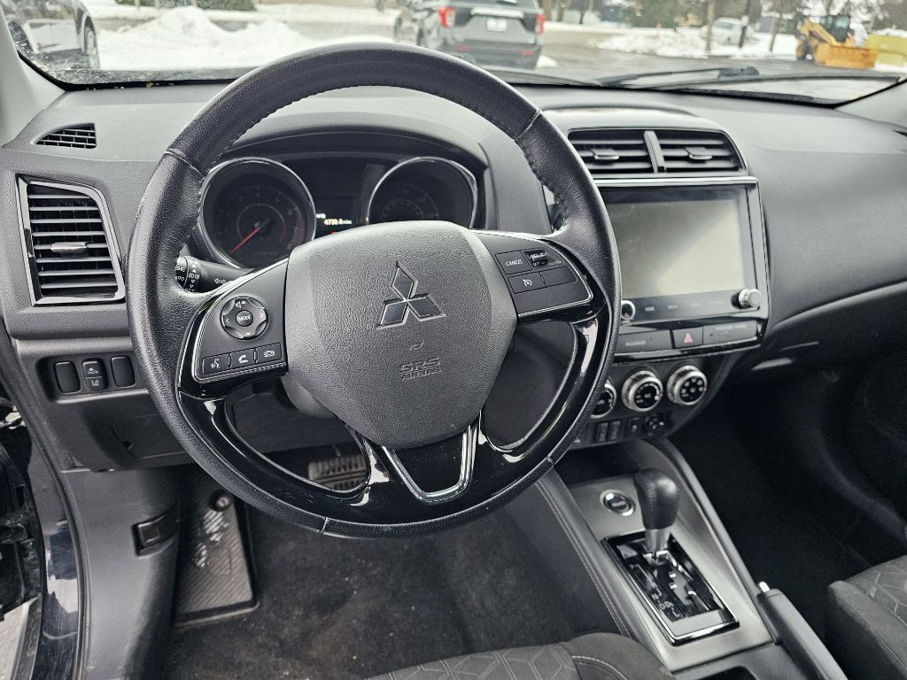 2021 Mitsubishi Outlander Image 13