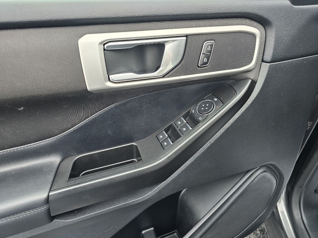2020 Ford Explorer Image 8