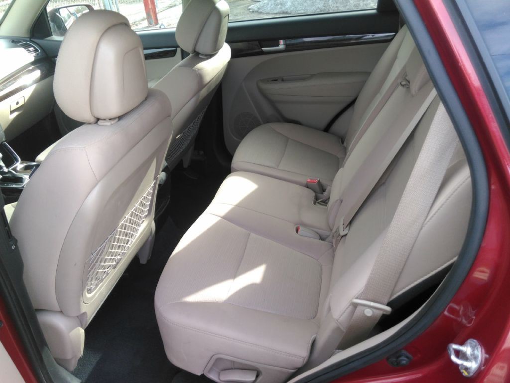 2015 Kia Sorento Image 2