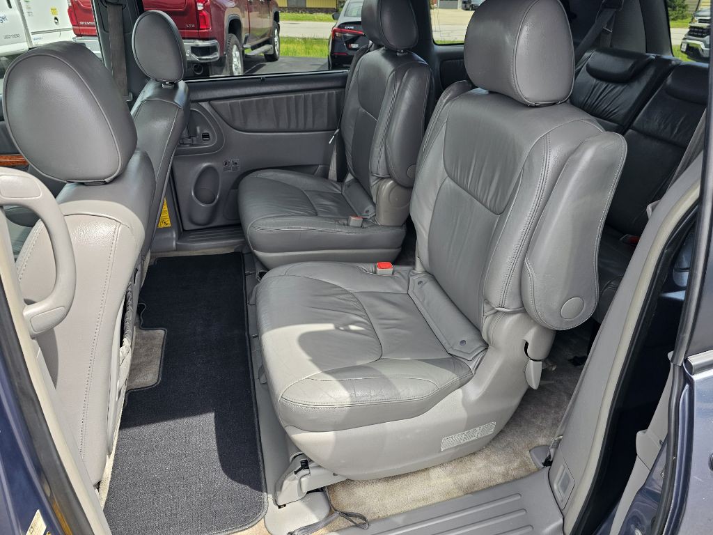 2008 Toyota Sienna Image 6