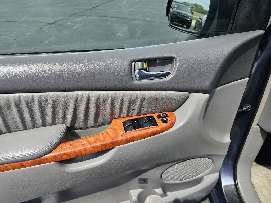 2008 Toyota Sienna Image 10