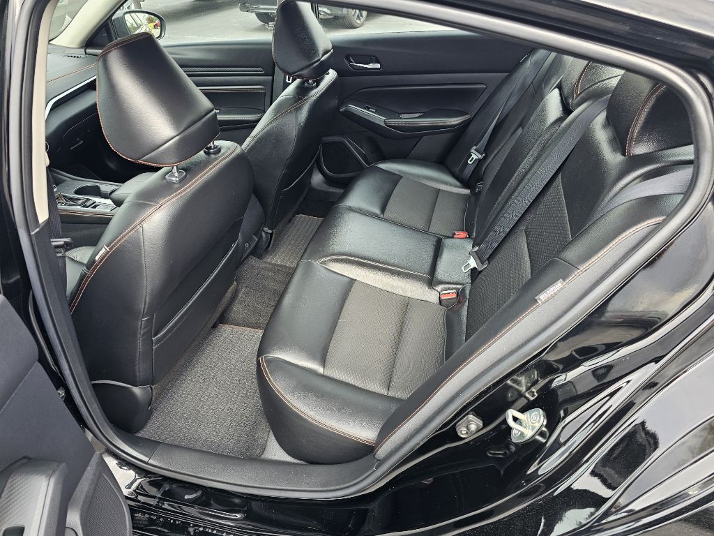 2020 Nissan Altima Image 8