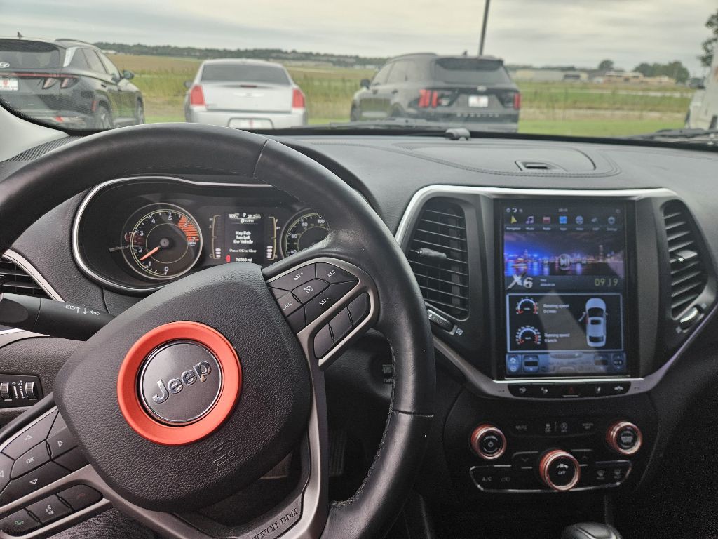 2019 Jeep Cherokee Image 7
