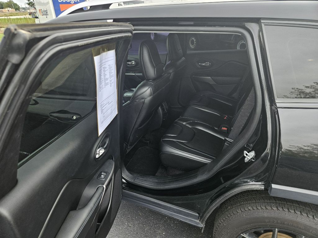 2019 Jeep Cherokee Image 11