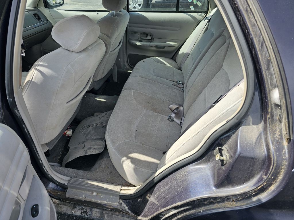 1999 Ford Crown Victoria Image 7