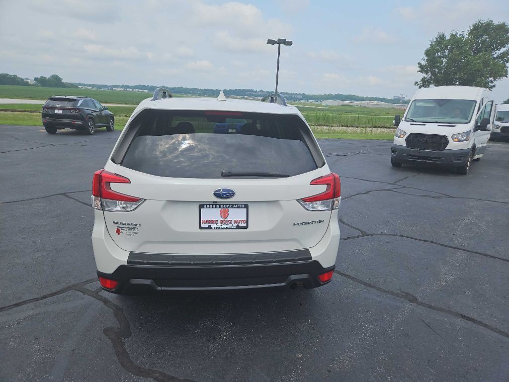 2021 Subaru Forester Image 26