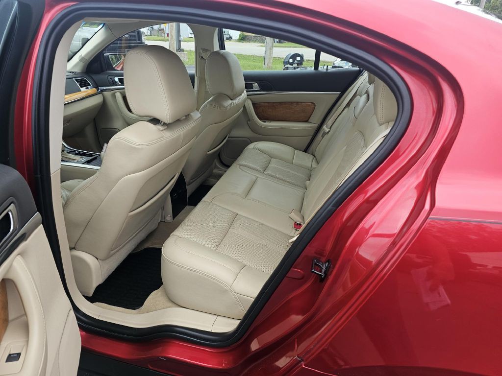 2011 Lincoln MKS Image 7