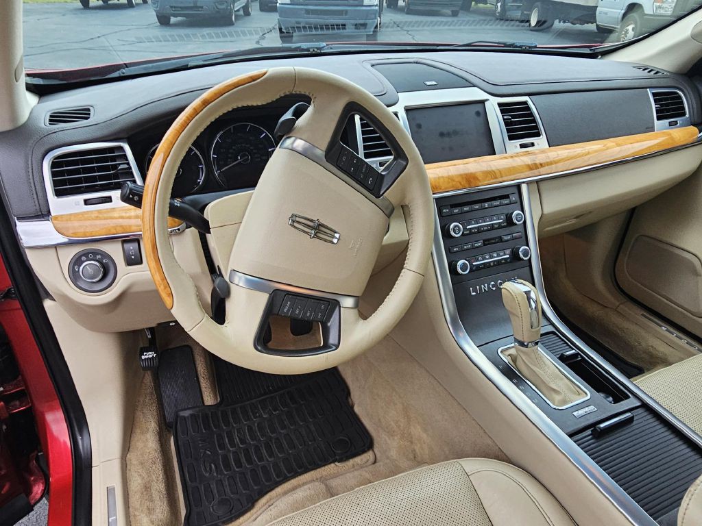 2011 Lincoln MKS Image 11