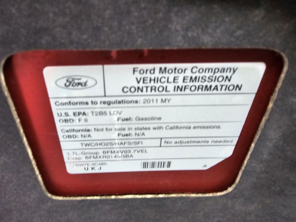 2011 Lincoln MKS Image 16