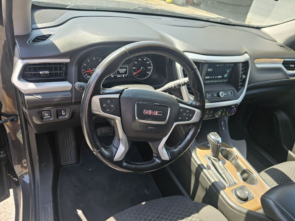 2017 GMC Acadia Image 17