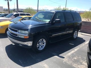 2004 Chevrolet Tahoe Image 2