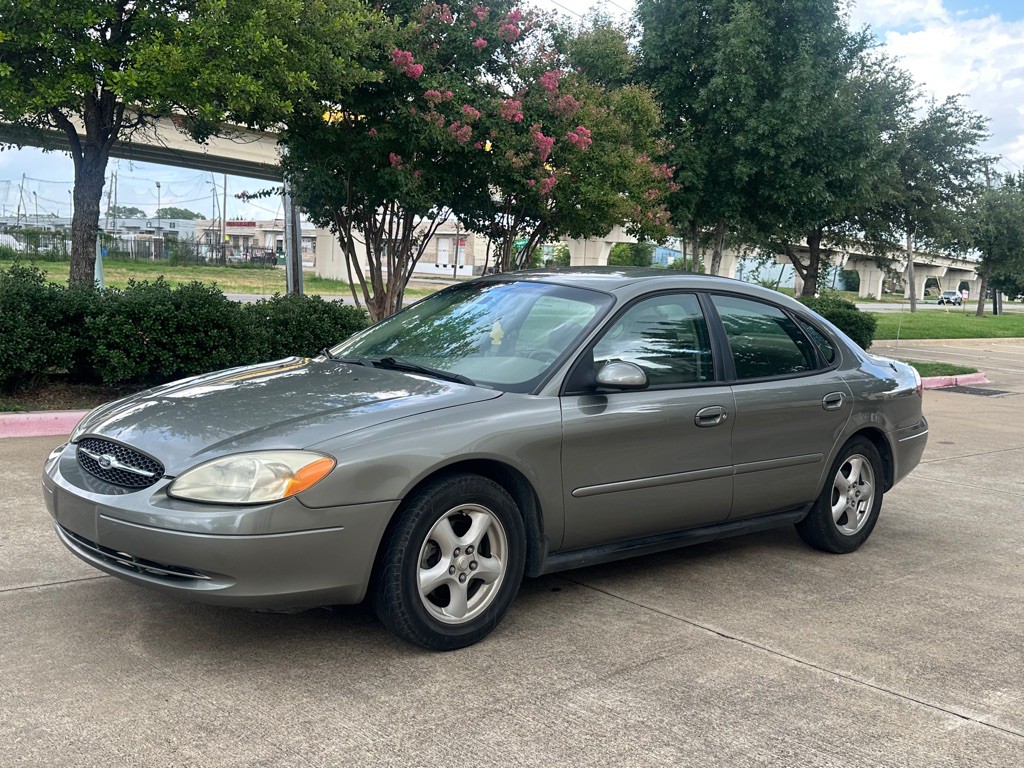2003 Ford Taurus Image 2