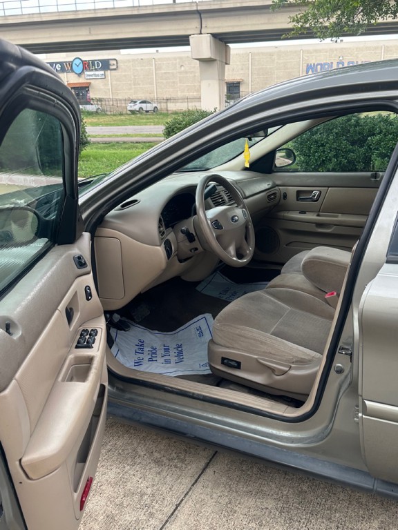 2003 Ford Taurus Image 8