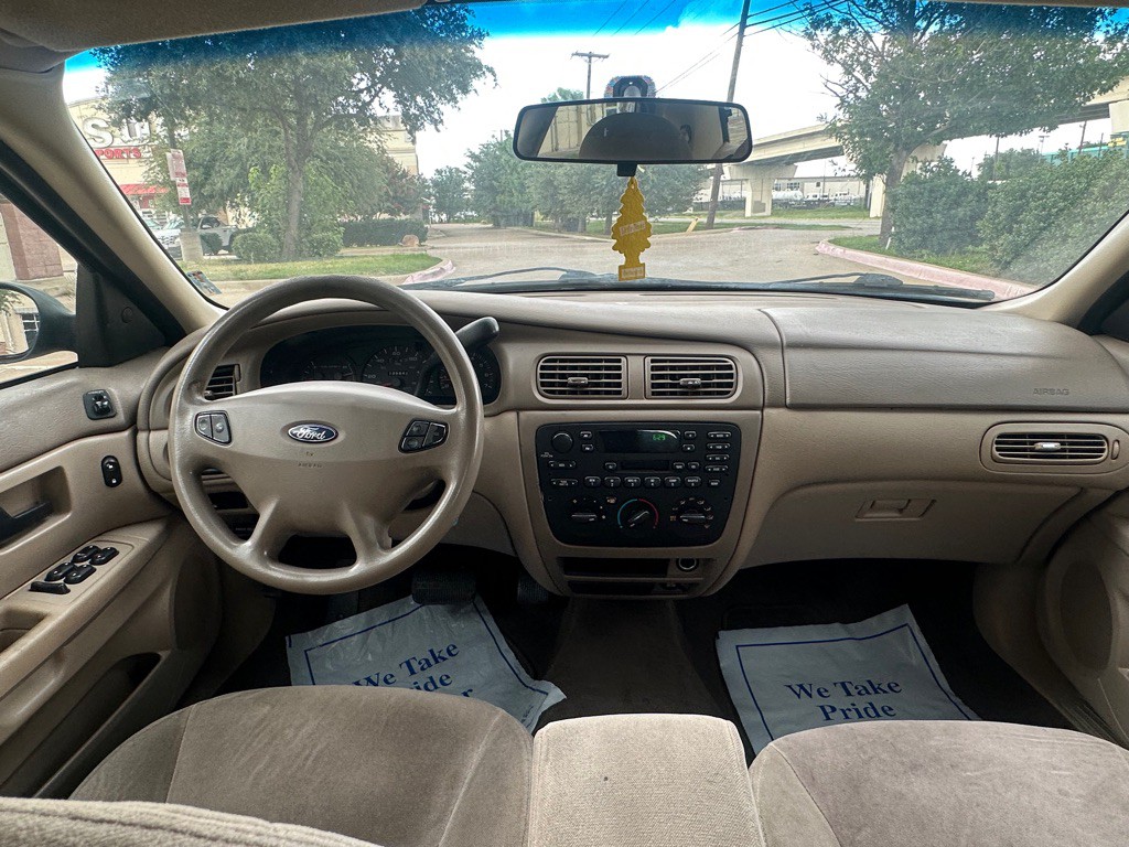 2003 Ford Taurus Image 9