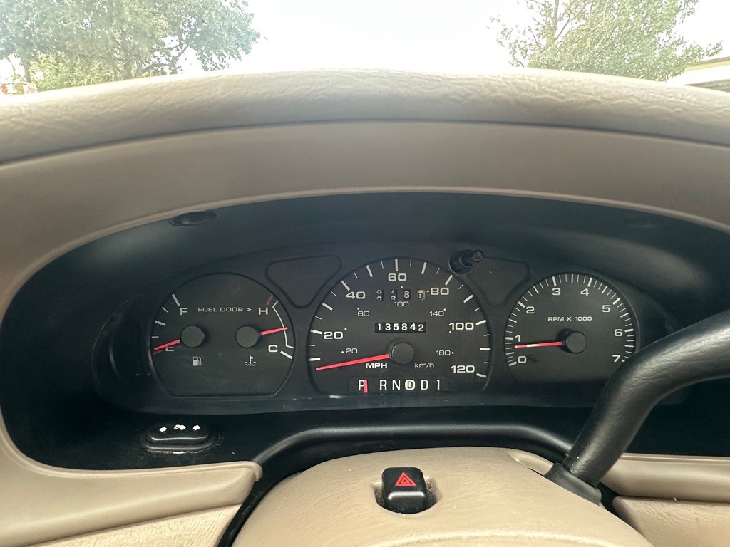 2003 Ford Taurus Image 10