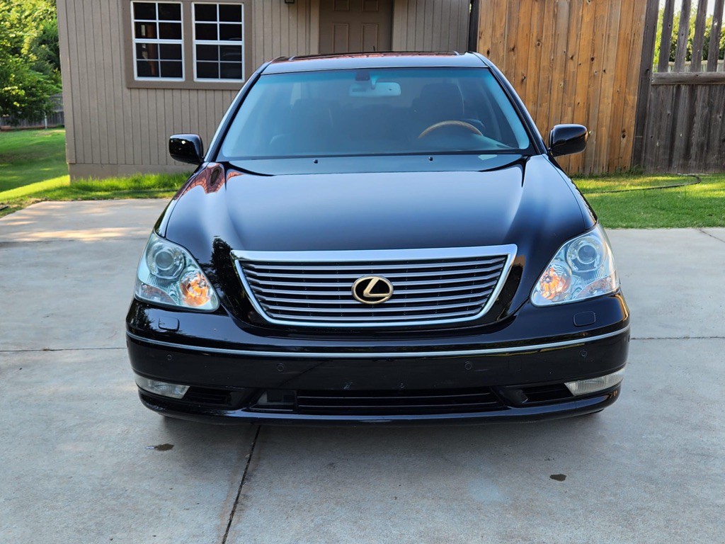 2005 Lexus LS Image 3