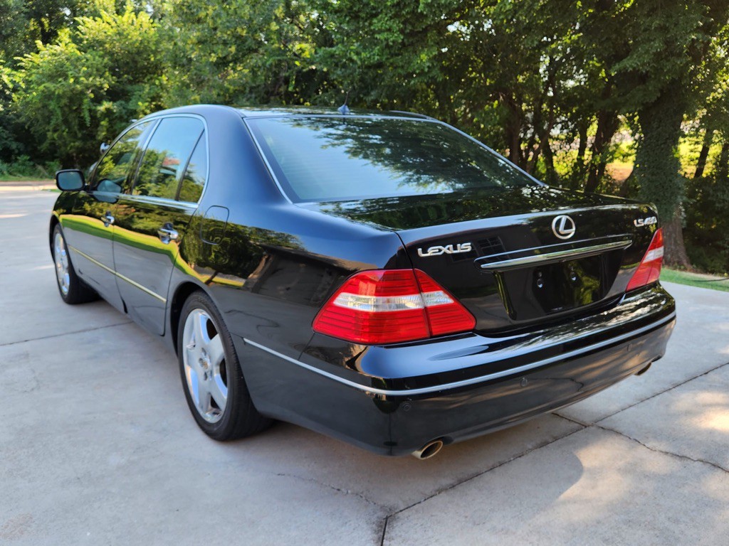2005 Lexus LS Image 5