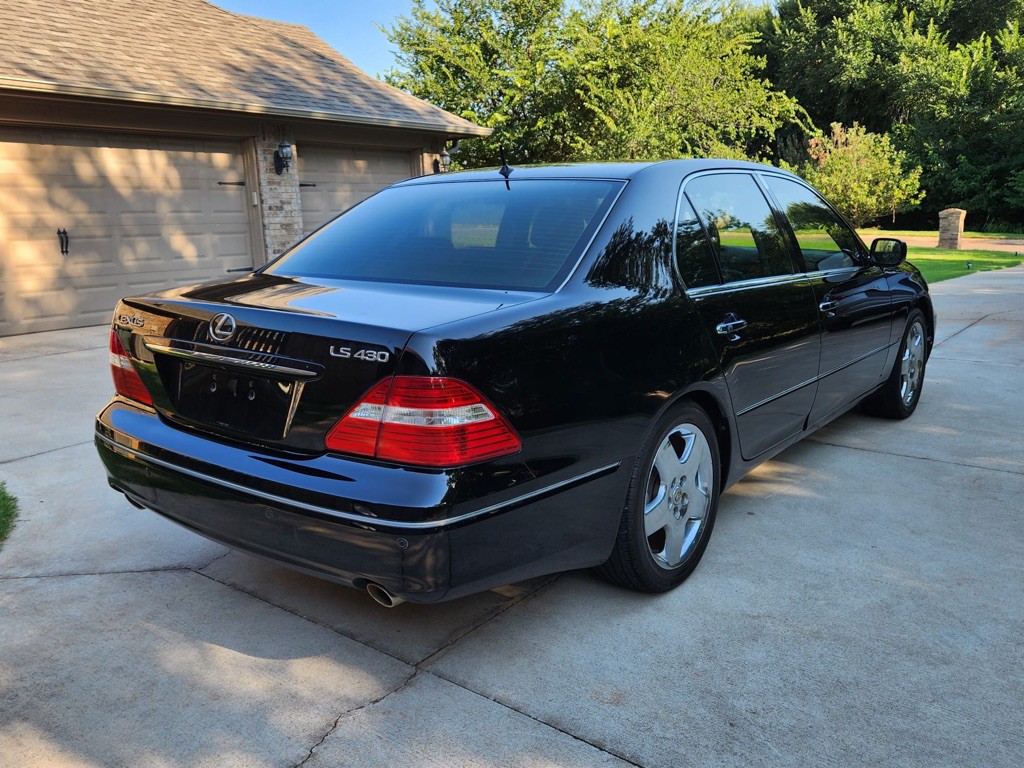 2005 Lexus LS Image 6
