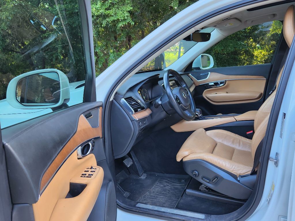 2016 Volvo XC90 Image 9