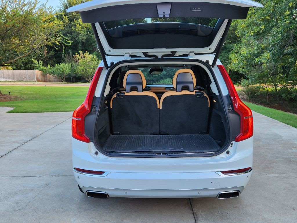 2016 Volvo XC90 Image 12