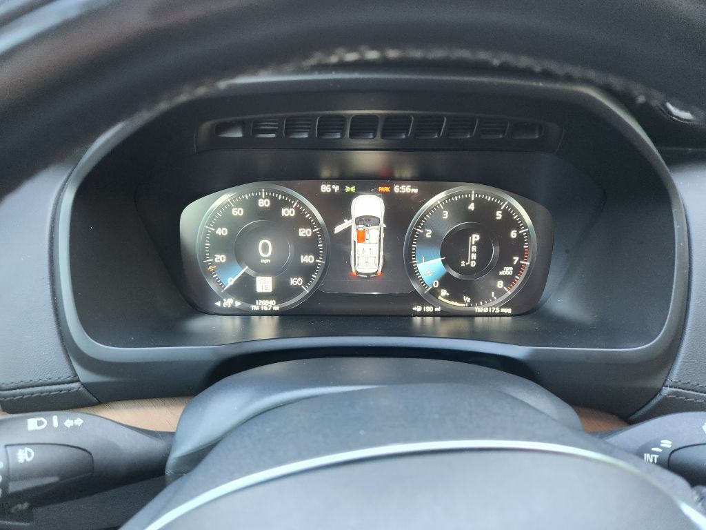 2016 Volvo XC90 Image 16