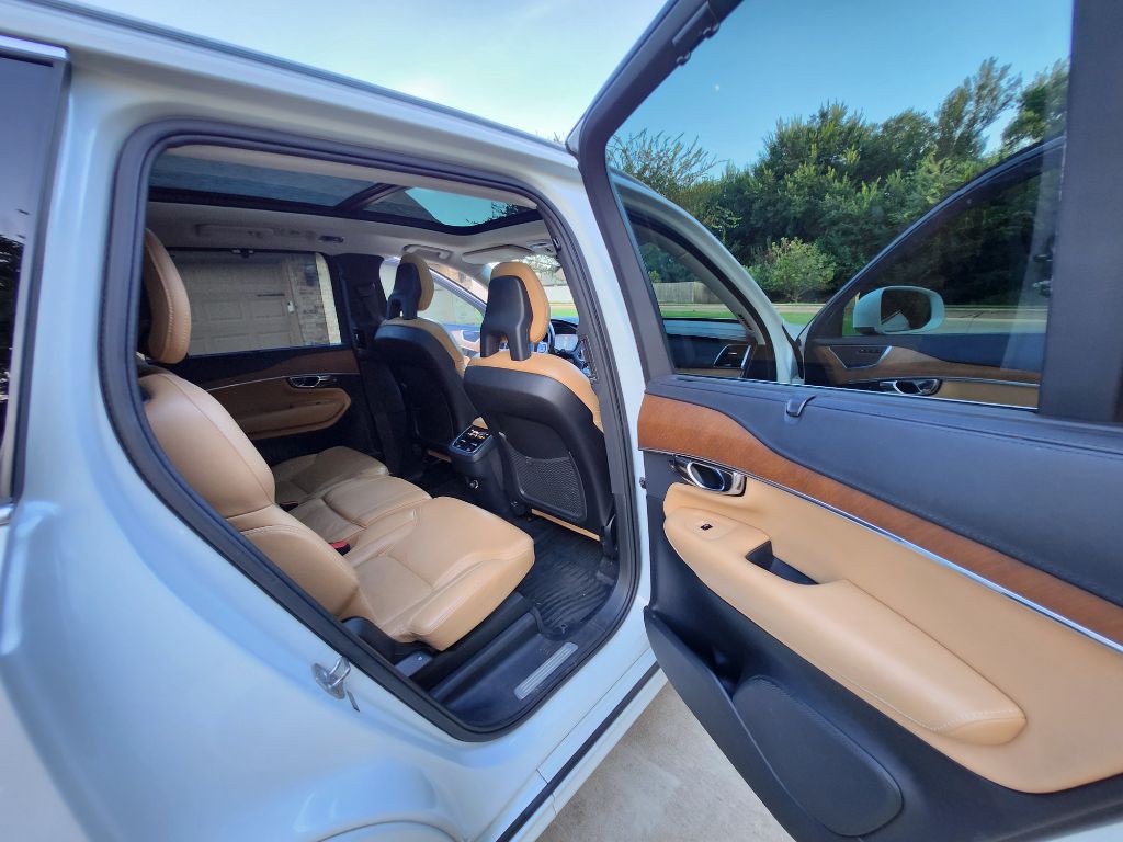 2016 Volvo XC90 Image 17