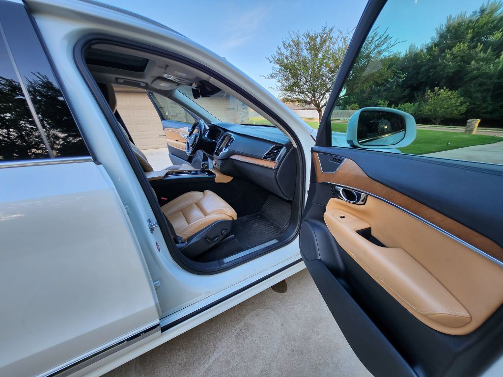 2016 Volvo XC90 Image 18