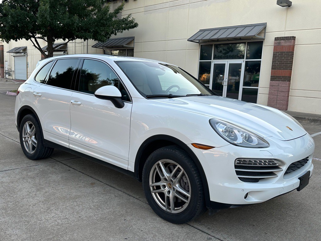 2014 Porsche Cayenne Image 2